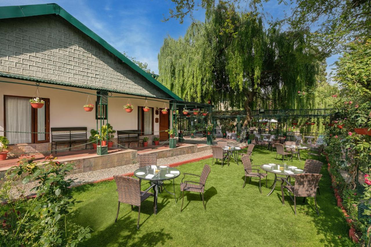 Shervani Hilltop Resort Nainital Eksteriør bilde