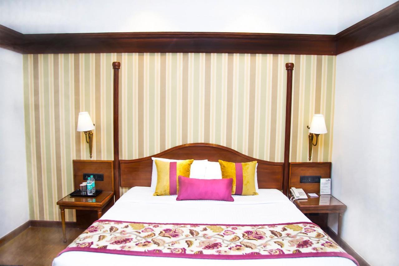 Shervani Hilltop Resort Nainital Eksteriør bilde