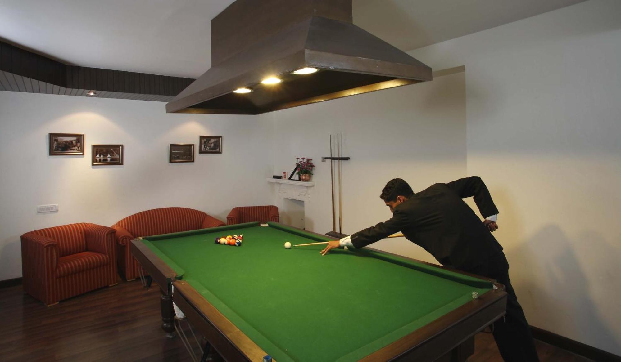 Shervani Hilltop Resort Nainital Eksteriør bilde