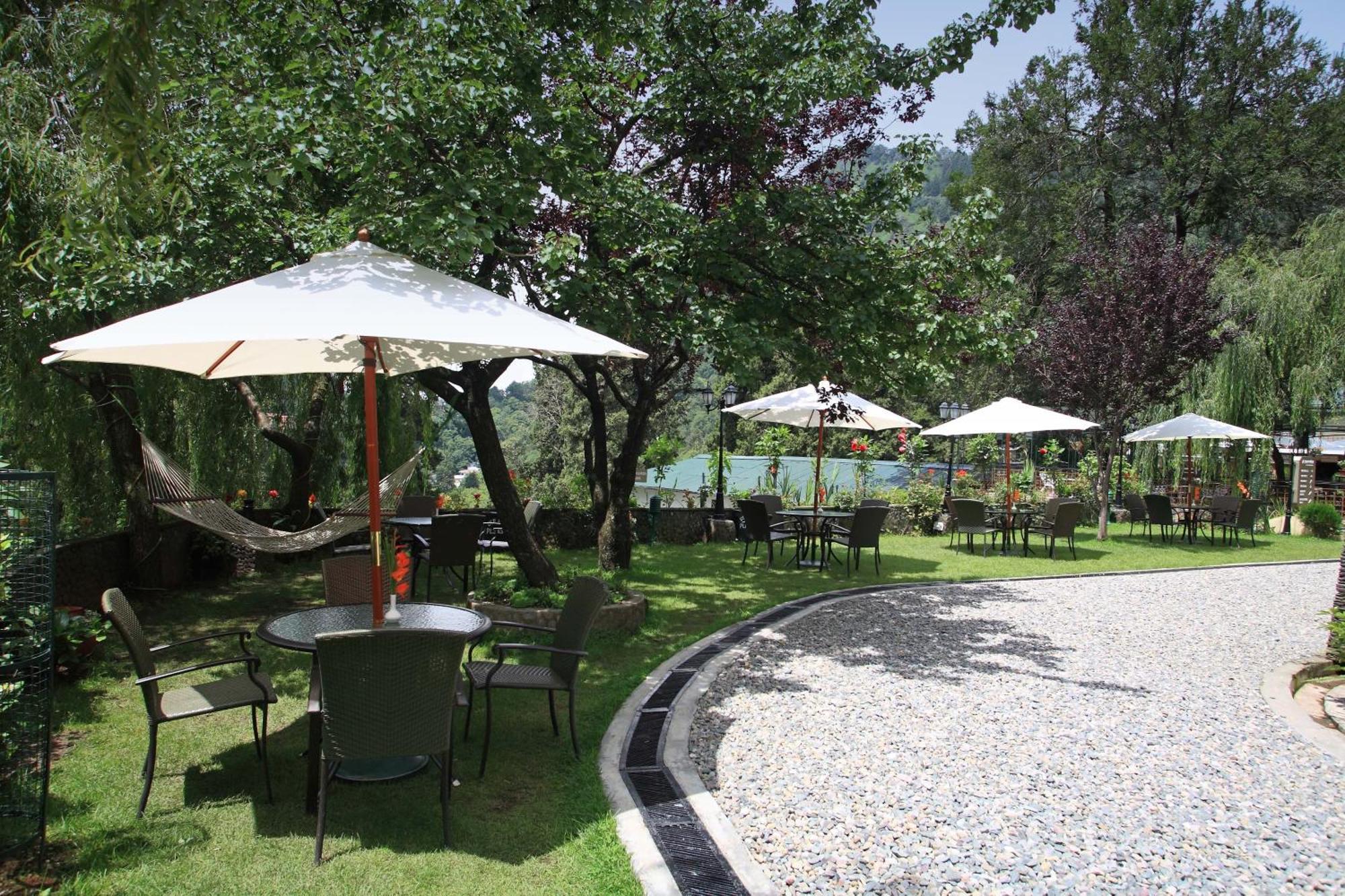 Shervani Hilltop Resort Nainital Eksteriør bilde