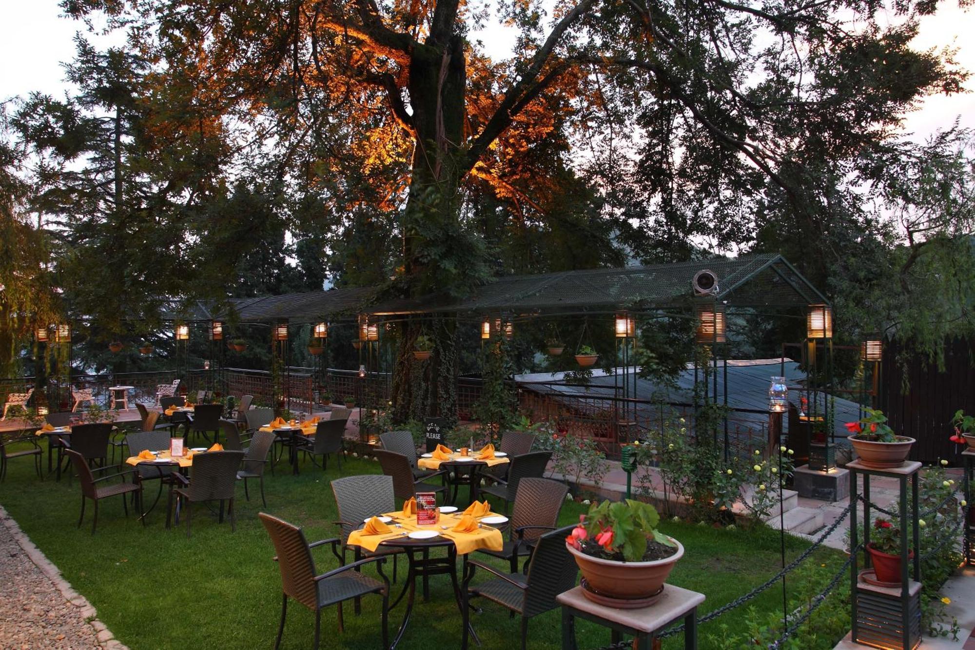 Shervani Hilltop Resort Nainital Eksteriør bilde
