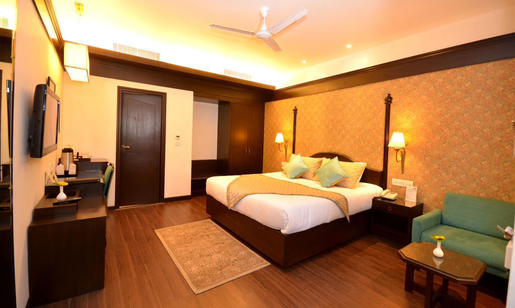 Shervani Hilltop Resort Nainital Eksteriør bilde