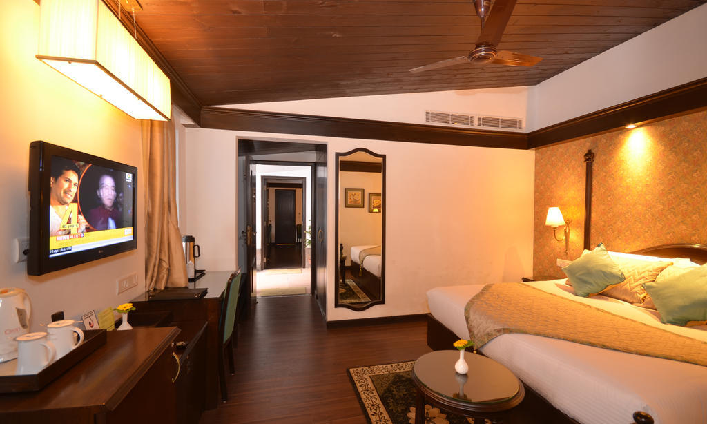 Shervani Hilltop Resort Nainital Eksteriør bilde
