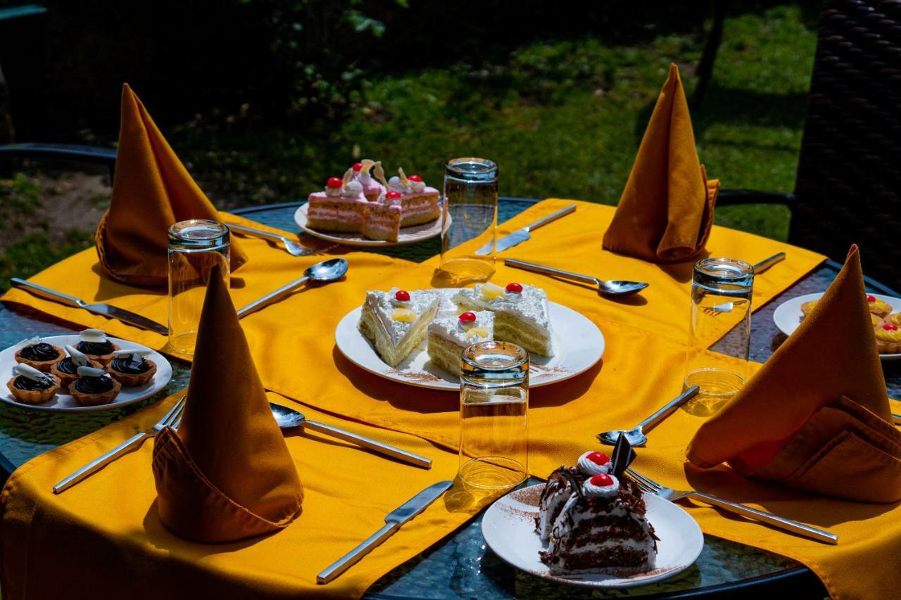 Shervani Hilltop Resort Nainital Eksteriør bilde